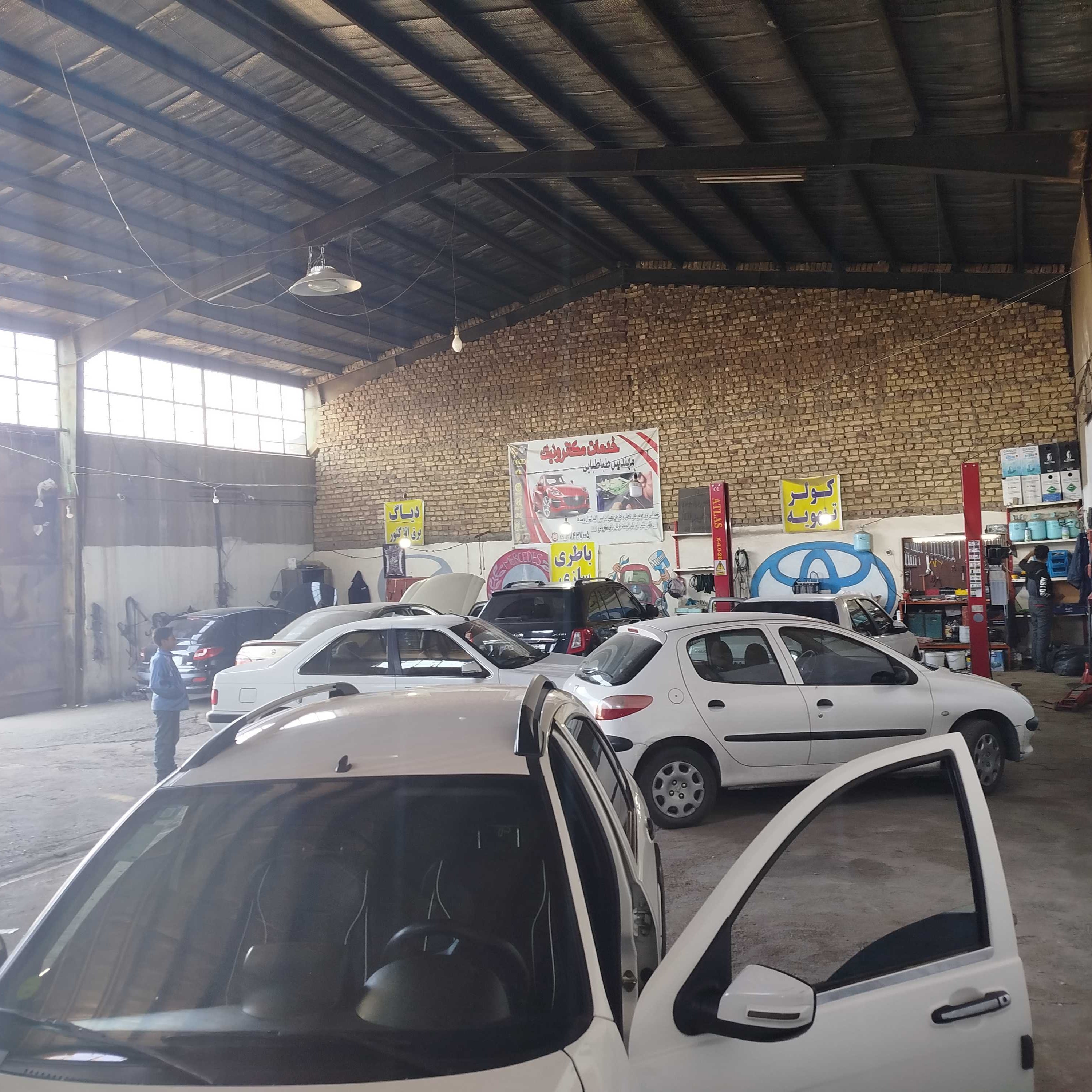 خدمات تخصصی برق خودرو 